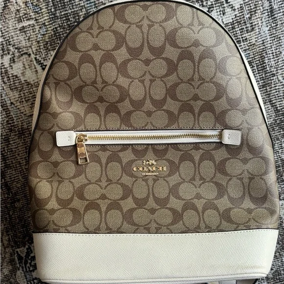 Authentic Coach Large Tan and Cream Signature Backpack - Picture 4 of 7